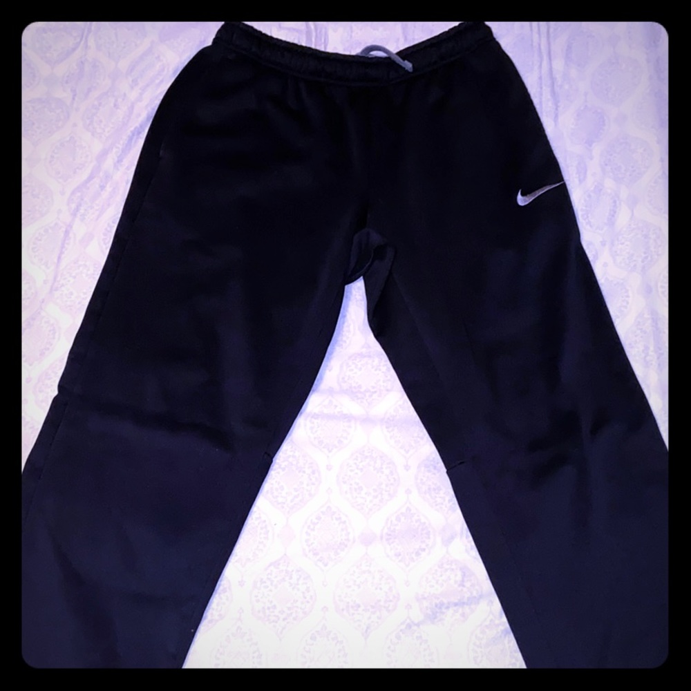 Men’s Therma Fit sweatpants size LRG